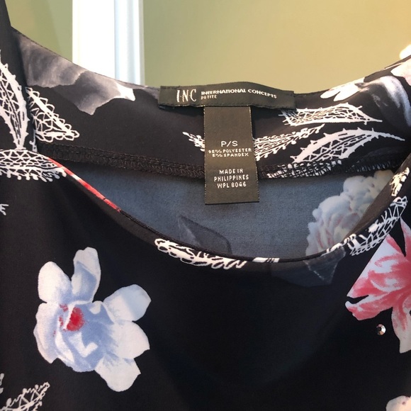 INC International Concepts Top - Picture 2 of 4